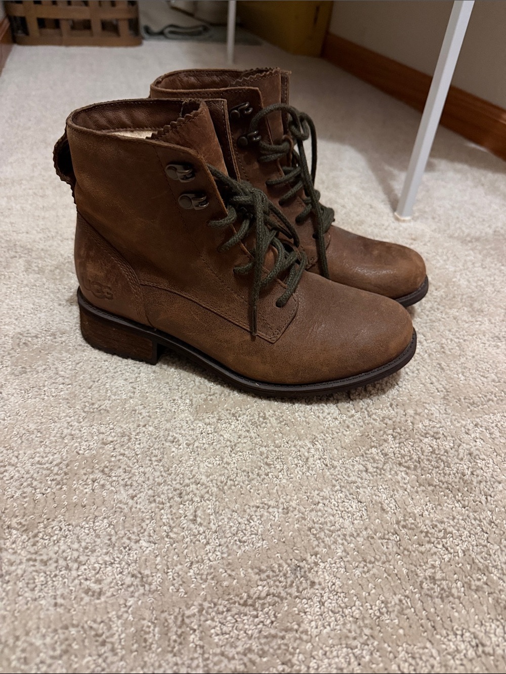 UGG Chestnut Brown Lace-Up Leather Ankle Boots